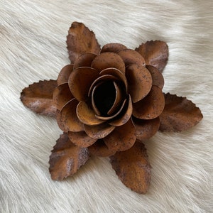 5.5&quot; Rustic metal rose, Hand Cut, Rusty Metal Rose w/ Leaves (rose133)