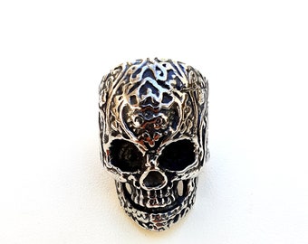 Silver skull ring