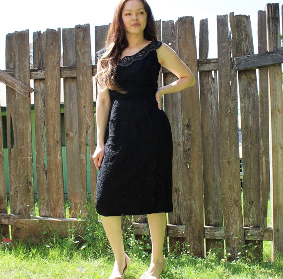 Vintage/black/lace/bridesmaids/prom/party dress. F