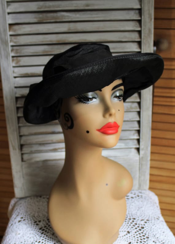 Vintage. Black/hat with bow. Cute hat. Adorable! - image 1
