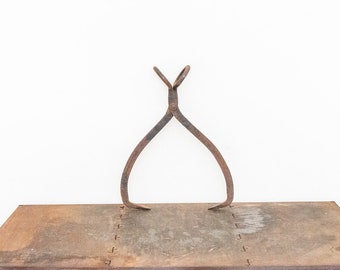 Rustic Ice Tongs Vintage Cast Iron Wall Decor