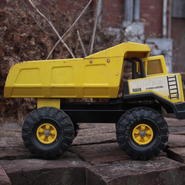 Tonka Turbo-Diesel Mighty Dump Truck Vintage Toy