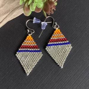 Native America Style Indian Jewelry, Genuine Cherokee Style Beadwork, SouthWest Beaded Earrings, Hand Made Beaded Earrings.