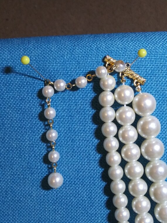Adjustable Three Strand Peal Neckless - image 4