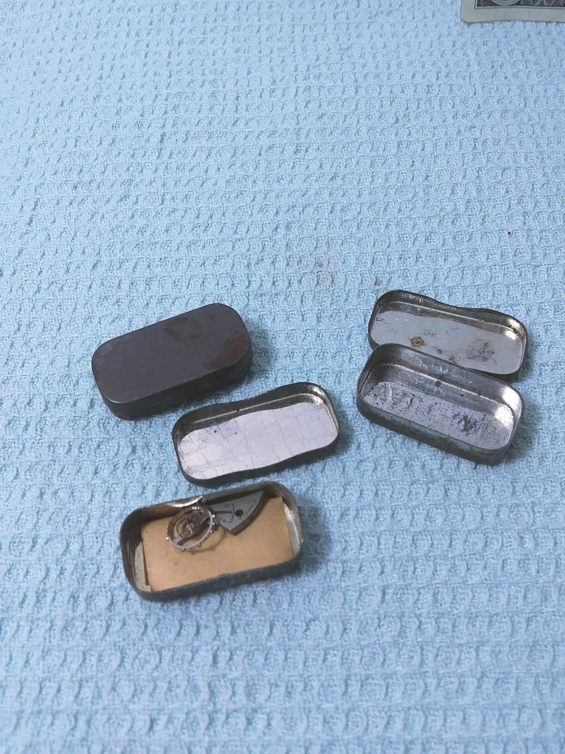 Vintage Waltham & Elgin Watch Parts Tins: 7 Jewel Movement image 5