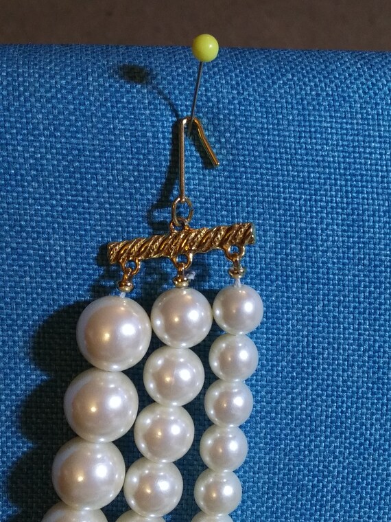 Adjustable Three Strand Peal Neckless - image 3