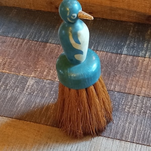 Penguin Adorn Lint Brush