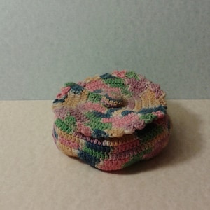 Darning Thread and Holder