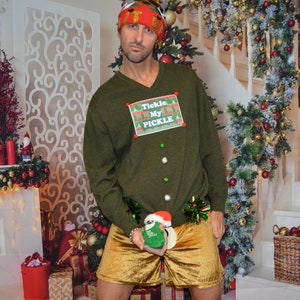Suéter grande e feio de Natal, Tickle my picles, homens, picles de Natal, travesso, vencedor do concurso, engraçado, verde oliva, único
