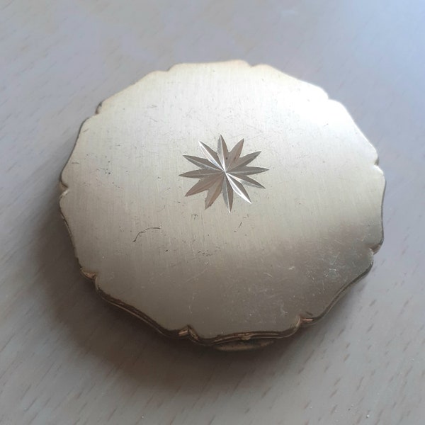 Vintage Stratton Powder Compact,  Star Design, Gold Tone, Excellent Condition, Beauty Accessoried, Mothers Day Gift