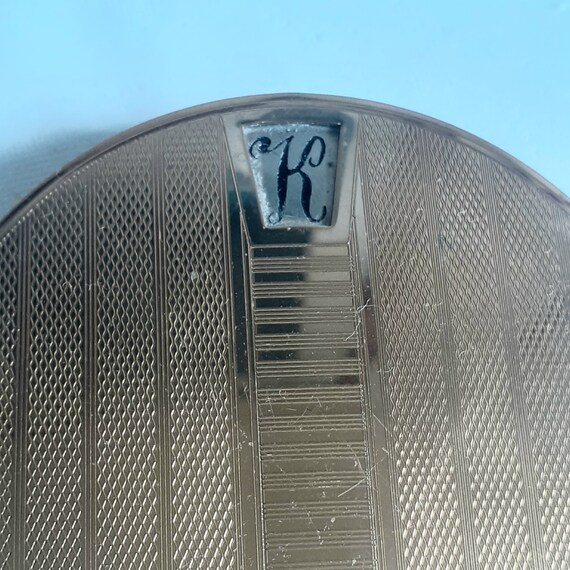 Vintage Stratton Powder Compact: Gold Tone Art De… - image 3