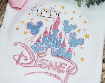 Magical Castle Besticktes Shirt | Mädchen T-Shirt | Schloss Luftballons Skizze | Stickerei