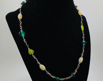 Handmade Green/White/Gold Silver Chain Necklace