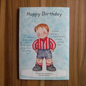 Miglior biglietto d'auguri vintage con bambola di carta - Biglietto d'auguri pieghevole con bambola di carta con giocatore di calcio Tom, stile anni '70 - Effimera di compleanno calcistico
