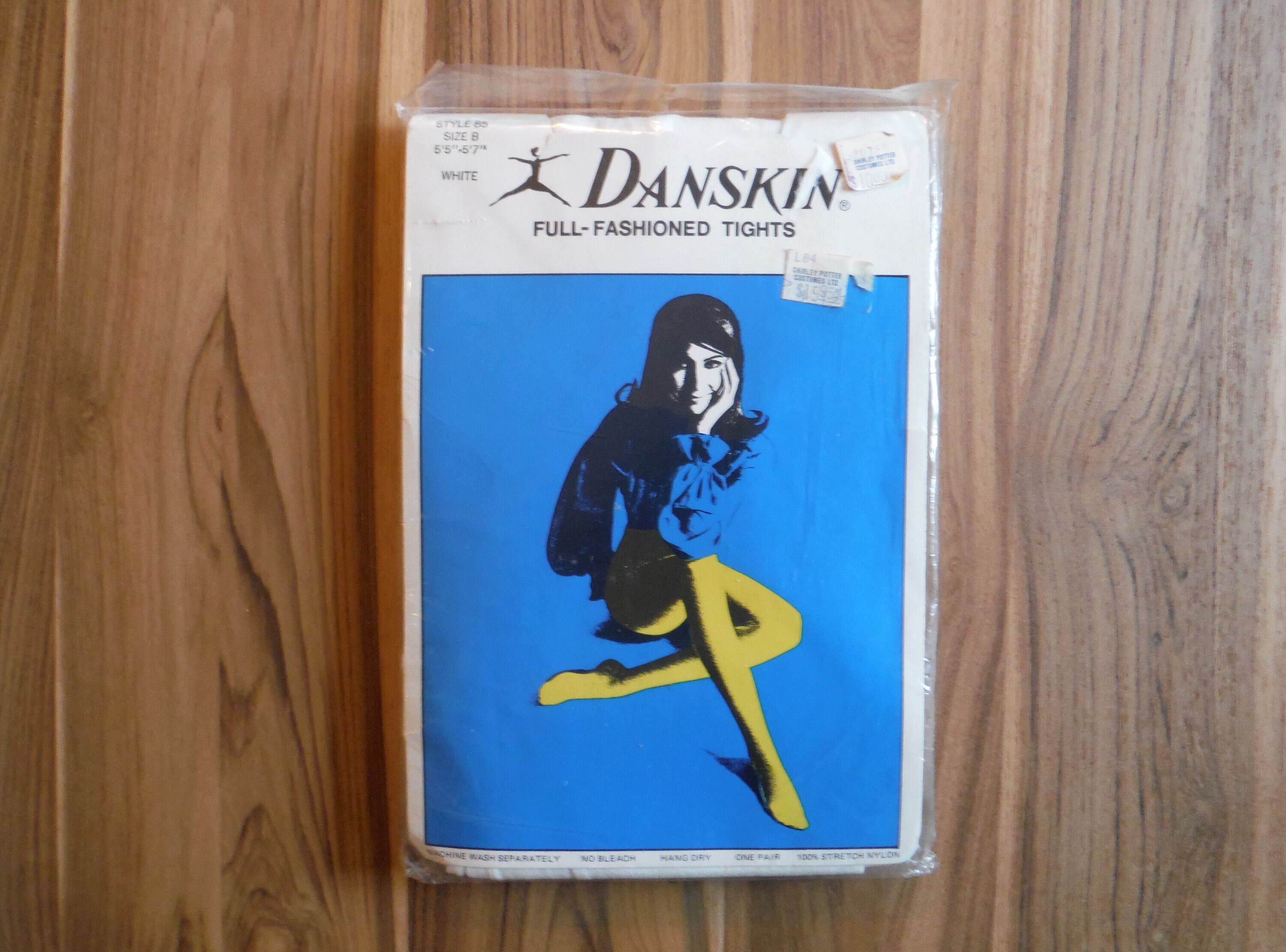 Vintage Ladies White Tights New in Package 1980's Full-fashioned Danskin  White Tights Size B Vintage Danskin Tights Stockings 