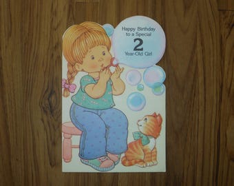 Linda tarjeta vintage de feliz cumpleaños para niña de dos años: gatita vintage, segundo cumpleaños, diario basura, álbum de recortes, efímera
