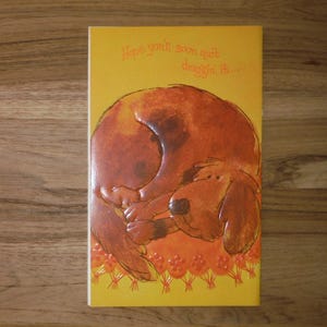 Carte de rétablissement drôle vintage des années 1970 - carte de voeux de bien-être humour chiot des années 70 - carte de voeux humour rétro maladie de guérison du milieu du siècle