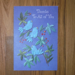 Bonita tarjeta de agradecimiento vintage - Tarjeta de agradecimiento a todos ustedes, Bluebirds, de los años 70 - Efímera de diario de recortes de agradecimiento vintage