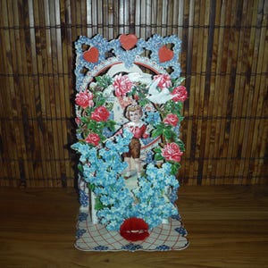 Il miglior biglietto di San Valentino pieghevole antico a nido d'ape - Biglietto di San Valentino vintage anni '30 con ragazzo tedesco e fiori - Album di ritagli di giornale di San Valentino effimero