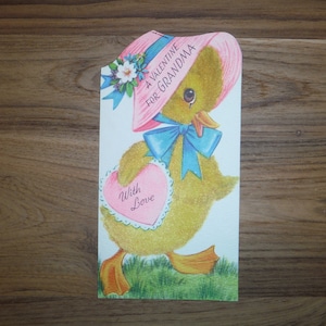Linda tarjeta de San Valentín de la abuela vintage - Abuela de la década de 1950 Flocked Duck Duckling Valentine Card - Love Grandma Ephemera