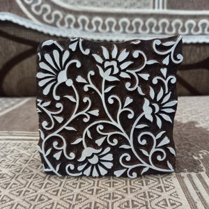 Un bloc à motifs répétés bouclés et sinueux 011, tampon de poterie, moule en céramique, scrapbooking, tjap batik, impression de tampons floraux sculptés.