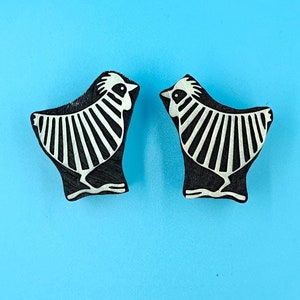 Paire de poulets rayés