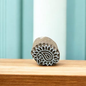 Kleine Paisley, handgeschnitzte indische Holzstempel; Textilstempel; Keramik Stempel,
