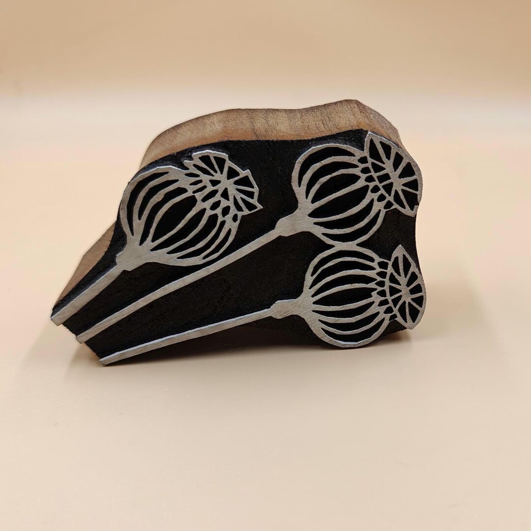nature-s-elegance-unveiled-single-poppy-head-indian-wooden-printing