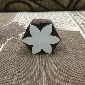 zes bladeren lotus, handgesneden Indiaas houten drukblok; textielstempel; aardewerk stempel,