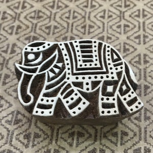 Elefante inteligente, bloque de impresión de madera india tallada a mano; sello textil; sello de cerámica,