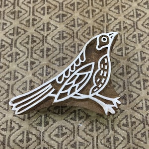 Oiseau assis, tampon de poterie en bois, bloc d'impression en bois indien sculpté à la main ; tampon textile; tampon de poterie,