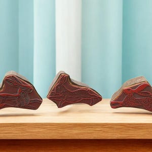 跳躍するウサギのゴム印セット：木製風景スタンプ