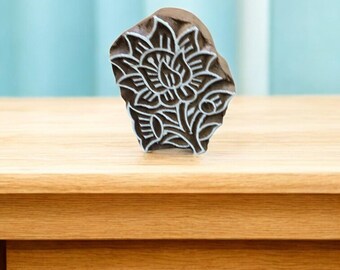 葉付きの花、手彫りのインド製木版印刷ブロック、織物スタンプ、陶器スタンプ、