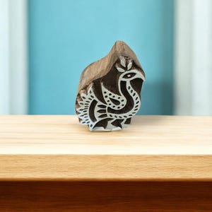 威厳ある羽根：インドの職人による孔雀の印刷ブロックスタンプ、手彫りのインドの木製印刷ブロック、織物スタンプ、陶器スタンプ、