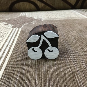 Bloque de impresión de madera de la India: sello de cerezas; bloque de impresión tallado a mano; sello de cerámica; sello textil; sello de arcilla: sello de jabón