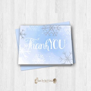 Tarjeta de agradecimiento de nieve de invierno imprimible Descarga instantánea bebé azul gris blanco copos de nieve archivo digital vacaciones tarjetas de notas de temporada estacionarias