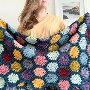 PATTERN | Finley Starburst Hexie Blanket | Vintage Crochet Hexagon Blanket | Granny Square | Cottage Core Aesthetic | DIGITAL DOWNLOAD