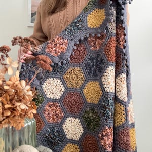 CROCHET PATTERN & VIDEO | Hygge Burst Hexie Blanket x Earthen Collection by Hue Loco Yarn, Sunburst Hexagon Motif, Pom Pom Border,