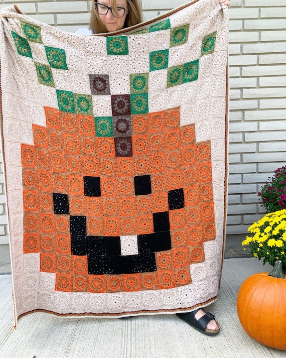HÄKELANLEITUNG & VIDEO | Glückliche Kürbis Decke, Starburst Oma Quadrate, 12-Punkt-Stern, Halloween, Kürbis, Home Decor