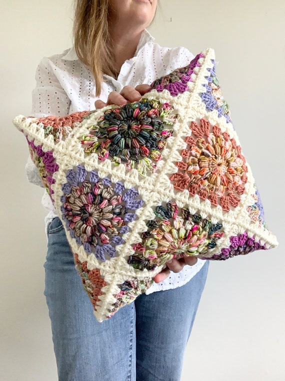CROCHET PATTERN & VIDEO | Wildflower Hygge Burst Pillow x Hue Loco Yarn, Sunburst Granny Square, Cushion, Home Decor