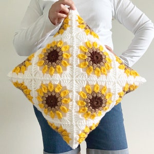 PATTERN Solig Sunflower Pillow Pattern Crochet Granny Square Sunburst Granny Square Crochet Flower DIGITAL DOWNLOAD image 6