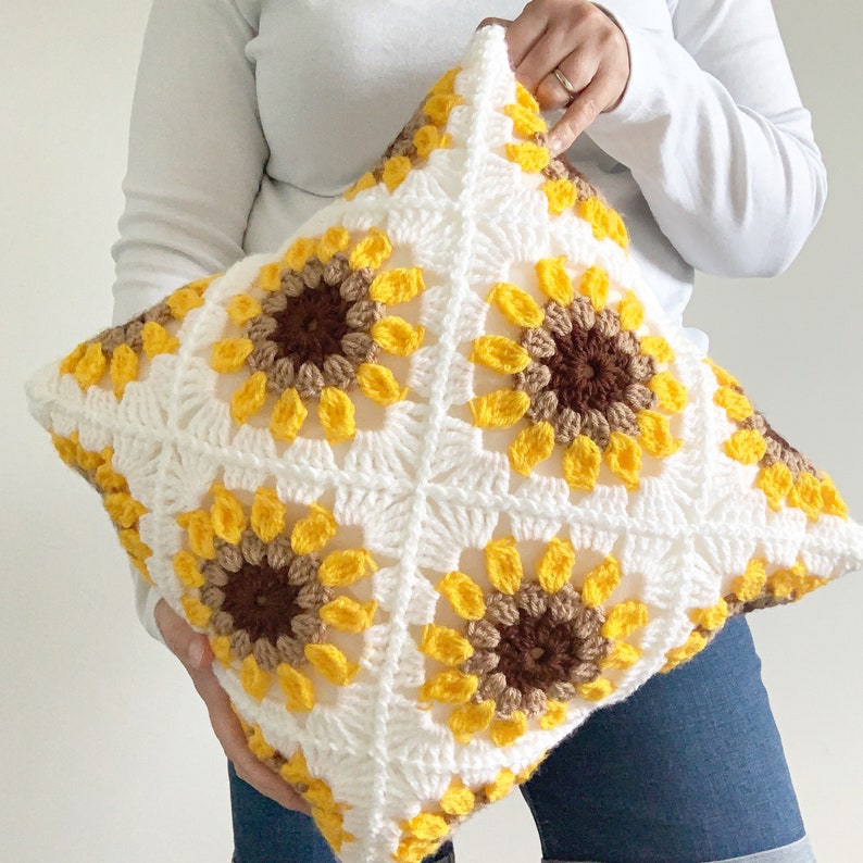 PATTERN Solig Sunflower Pillow Pattern Crochet Granny Square Sunburst Granny Square Crochet Flower DIGITAL DOWNLOAD image 3