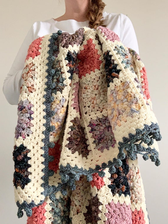 CROCHET PATTERN & VIDEO | Cloudflare Hygge Burst Blanket x Hue Loco Yarn, Sunburst Granny Square, Pom Pom Border, Modern Solid Squares