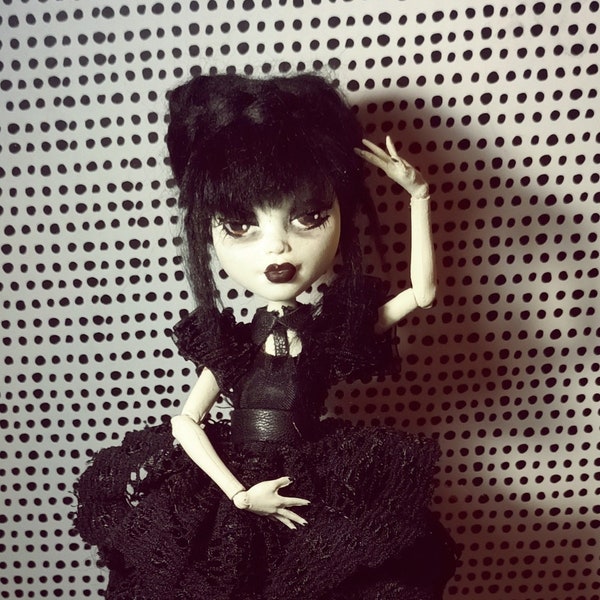 Ooak Monster High Doll Mercoledì Addams 2022 ridipingere il ballo di fine anno