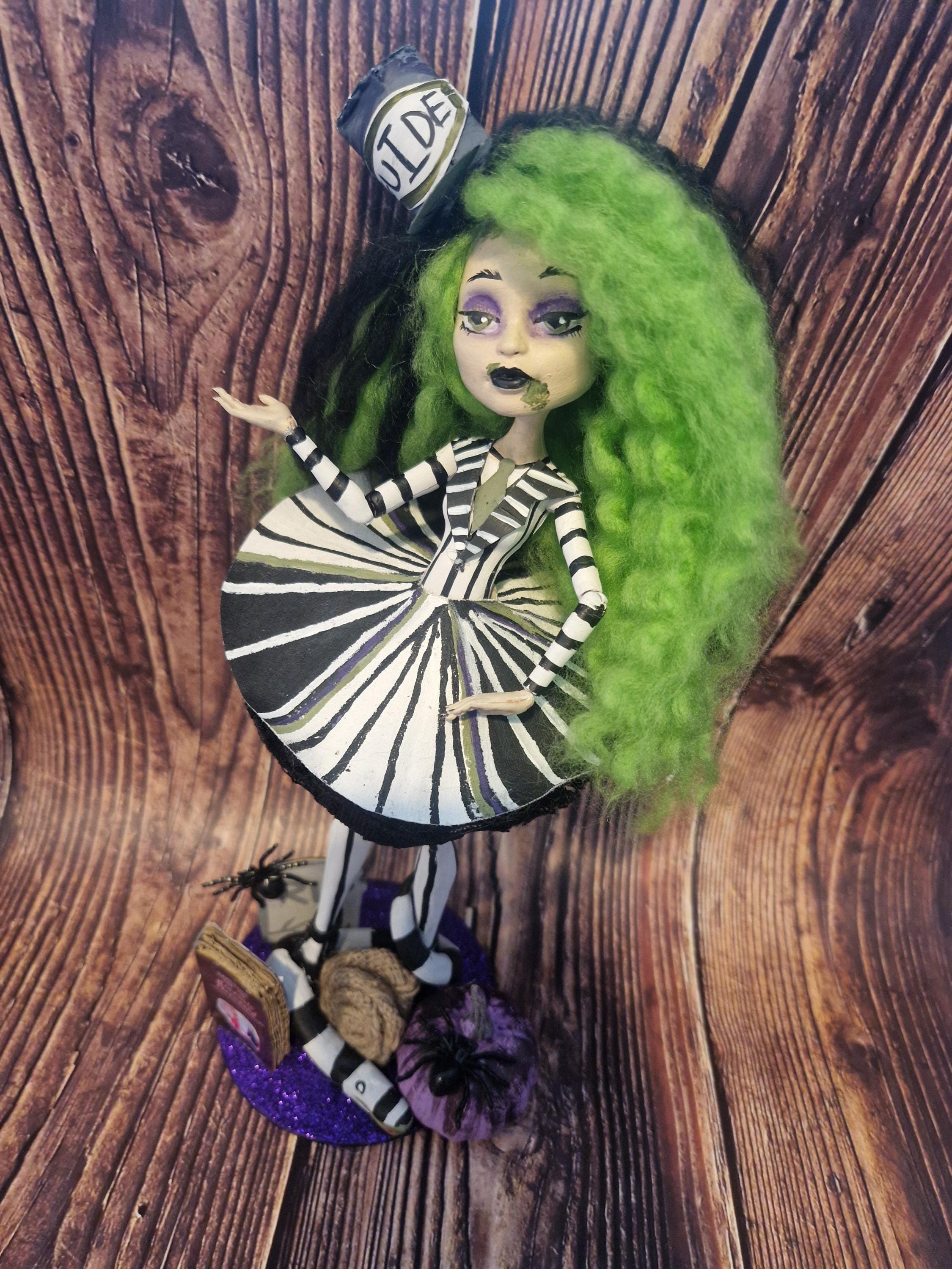 Ooak lady beetlejuice, repaint monster high