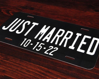 Just Married License Plate, Just Married, Mr Mrs, Bride, Groom, Personalized Gifts, Wedding Gift, Shower Gift, Couples Shower, Car Tag, Tin