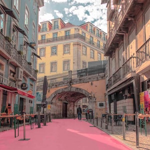 Lisbonne Print, Portugal Photographie, Art mural coloré, La rue rose, Photographie de voyage