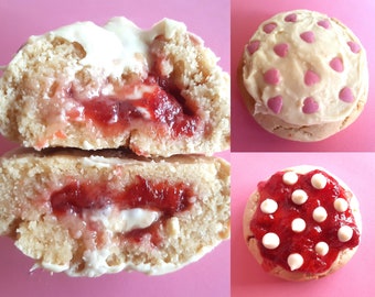 Shortbread cookie stuffed with strawberry jam and white chocolate-Giant Cookie recipe-Stuffed Cookies-Gourmet Cookies-Homemade cookies