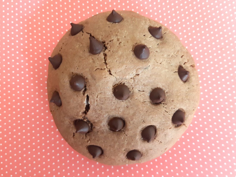 Chocolate cookies stuffed with dark chocolate chips and marshmallows-Giant Cookie recipe-Stuffed Cookies-Dessert-Gourmet Cookies zdjęcie 5
