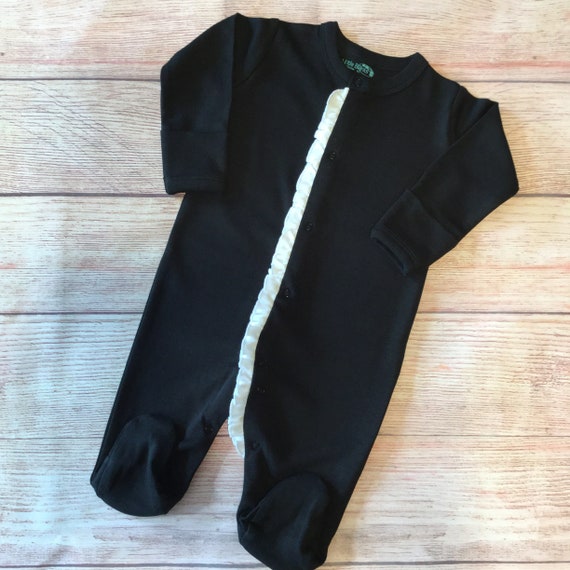 Blank Girls Ruffled Sleeper, Infant Pajamas, Baby sleepwear Black White Take Home Outfit NB 3M 6M 9M Please Read Description Il_570xn